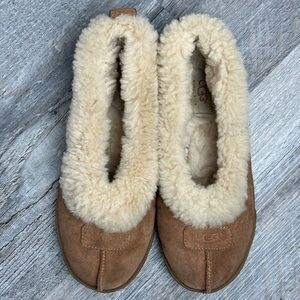UGG AUSTRALIA RYLAN FUZZY SHERPA SLIP ON SLIPPER TAN CHESTNUT WOMEN’S Size 6